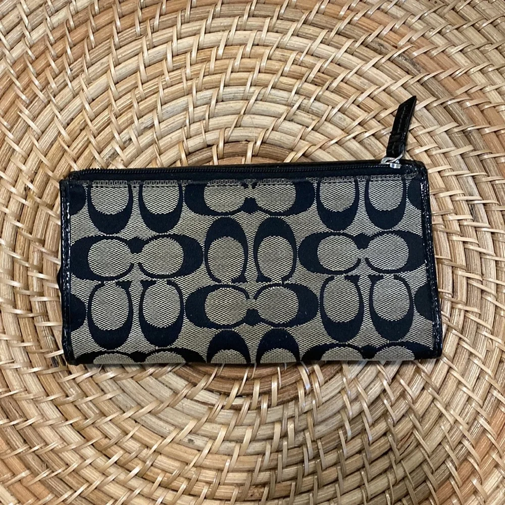 Black and Grey Coach Wallet - Picture 2 of 8